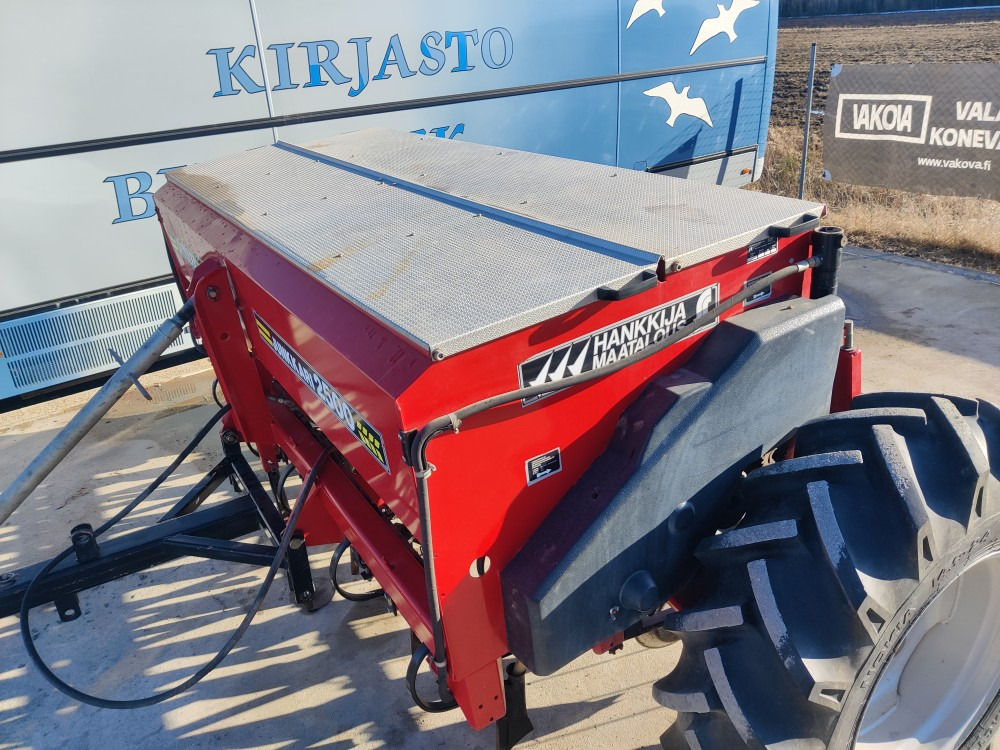 Simulta Junkkari 250cm kylvölannoitin kiekkovantaat takana - Semeadora combinada: foto 4 Simulta Junkkari 250cm kylvölannoitin kiekkovantaat takana - Semeadora combinada: foto 4
