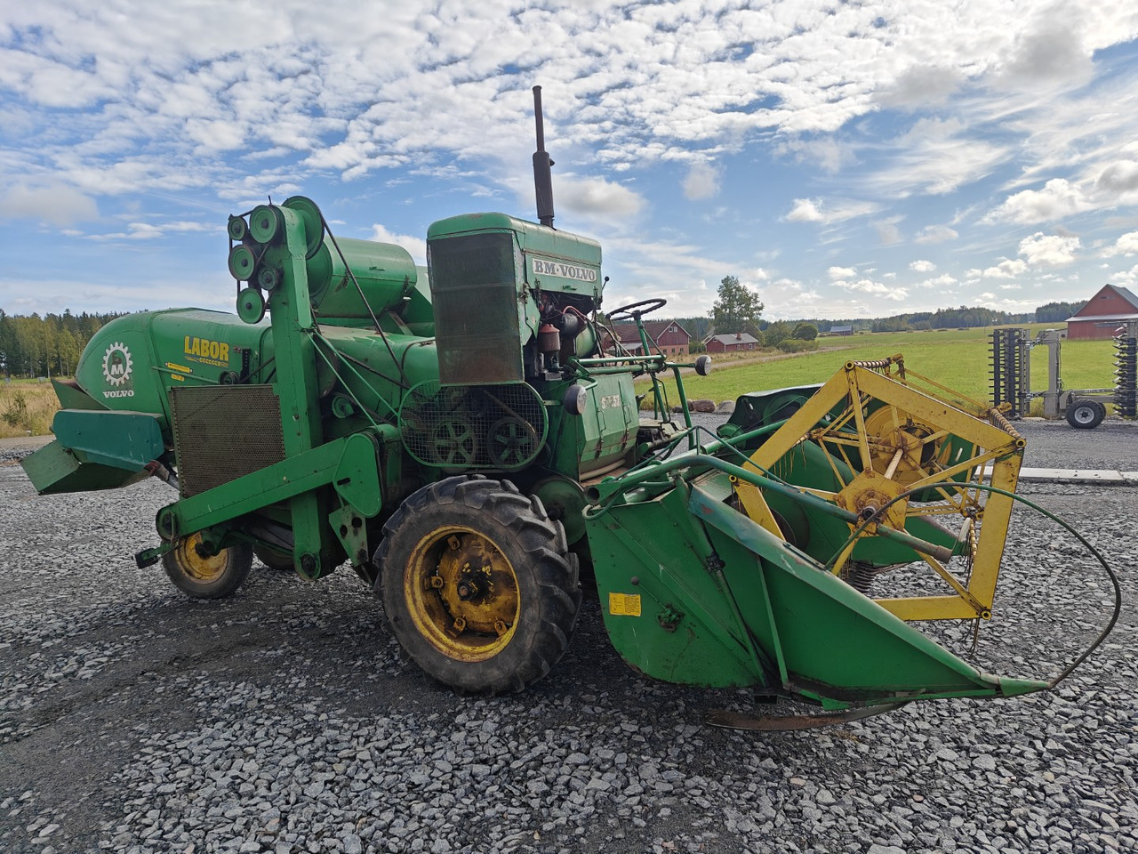 Volvo BM ST257 leikkuupuimuri työleveys 190cm, vaikka koeruutupuimuriksi, katso video! - Ceifeira debulhadora: foto 3 Volvo BM ST257 leikkuupuimuri työleveys 190cm, vaikka koeruutupuimuriksi, katso video! - Ceifeira debulhadora: foto 3