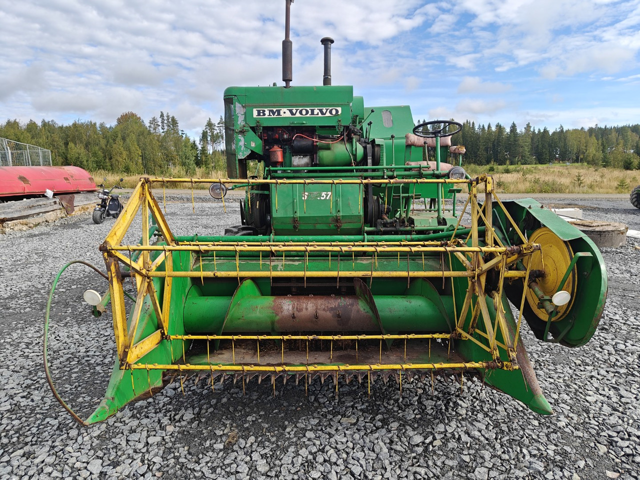 Volvo BM ST257 leikkuupuimuri työleveys 190cm, vaikka koeruutupuimuriksi, katso video! - Ceifeira debulhadora: foto 2 Volvo BM ST257 leikkuupuimuri työleveys 190cm, vaikka koeruutupuimuriksi, katso video! - Ceifeira debulhadora: foto 2