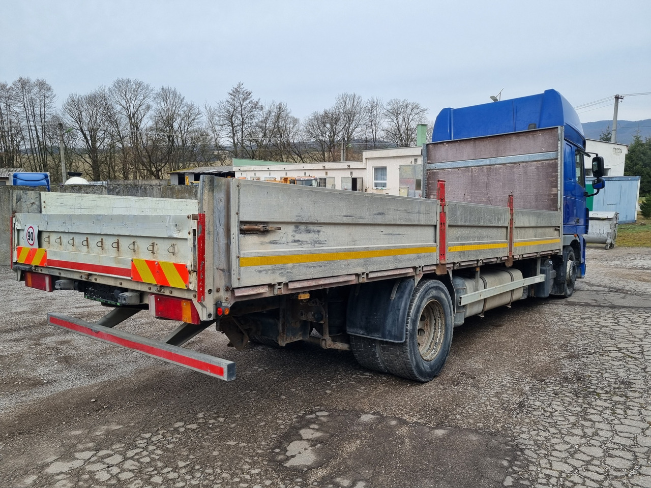 DAF XF 105.410 LD 4x2 EURO5 automat - Camião de caixa aberta/ Plataforma: foto 4 DAF XF 105.410 LD 4x2 EURO5 automat - Camião de caixa aberta/ Plataforma: foto 4