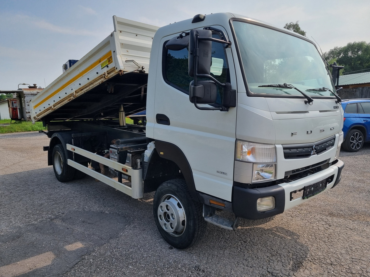 FUSO Canter 6C18 4x4 3 way tipper (only 35tkm) - Camião basculante: foto 3 FUSO Canter 6C18 4x4 3 way tipper (only 35tkm) - Camião basculante: foto 3