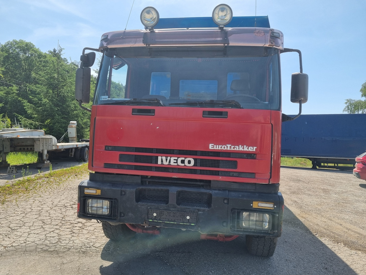 IVECO EUROTRAKKER MP260E47H 6x4 tipper RETARDER - Camião basculante: foto 2 IVECO EUROTRAKKER MP260E47H 6x4 tipper RETARDER - Camião basculante: foto 2