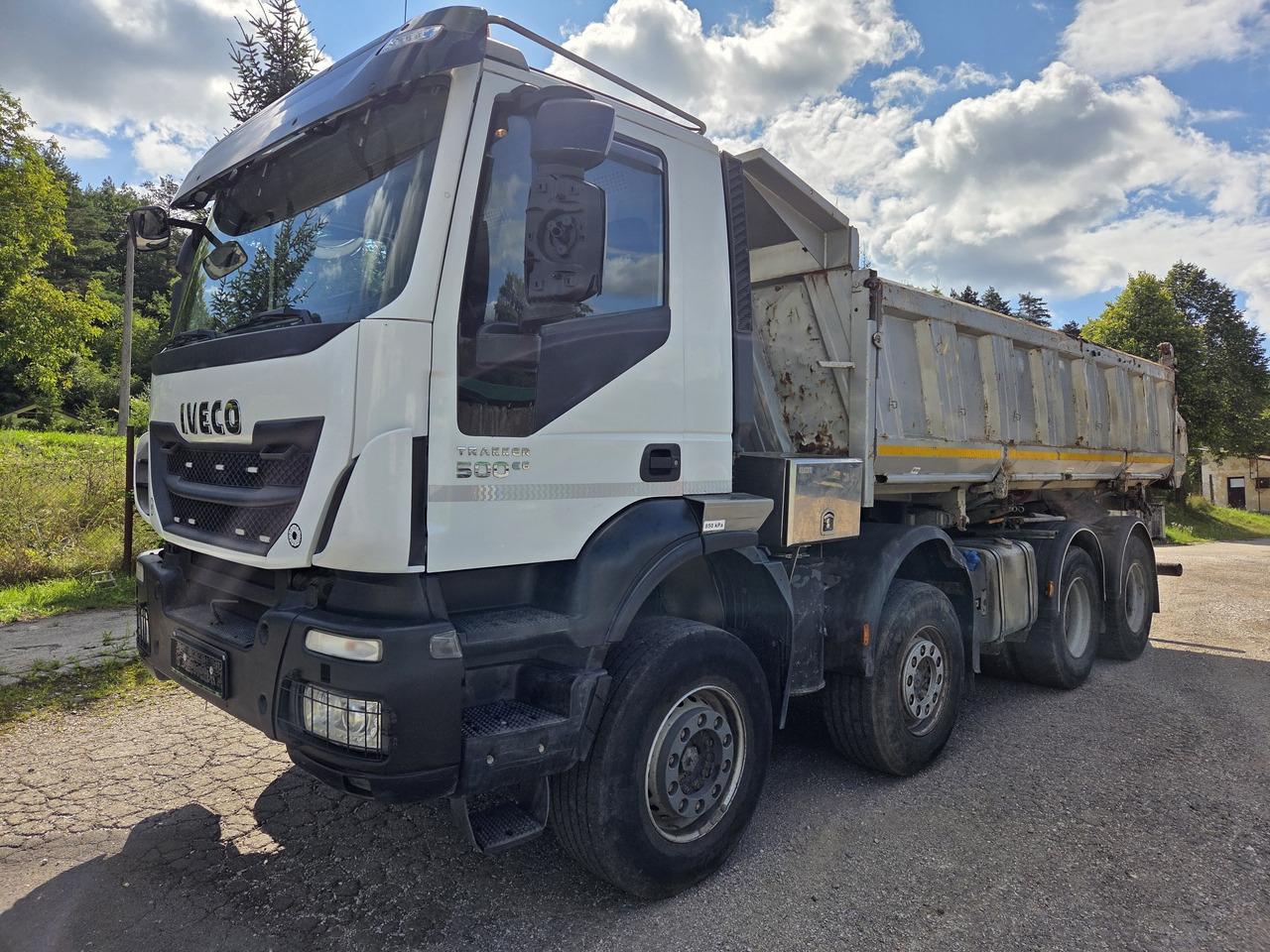 IVECO TRAKKER 500 8x4 EURO6 Bordmatik - Camião basculante: foto 1 IVECO TRAKKER 500 8x4 EURO6 Bordmatik - Camião basculante: foto 1