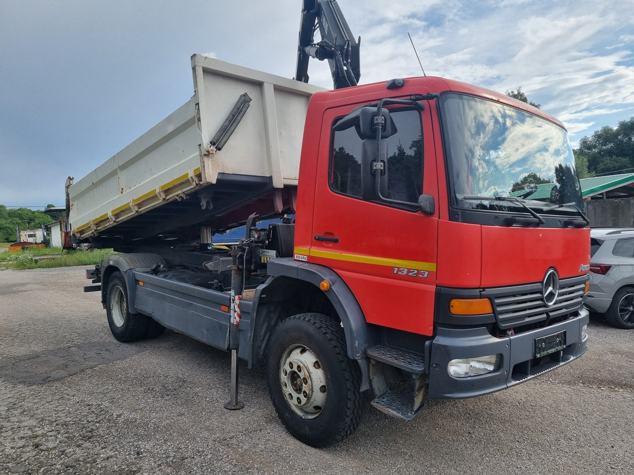 MERCEDES-BENZ ATEGO 1323 4x4 tipper + crane HIAB 095 - Camião basculante, Camião grua: foto 3 MERCEDES-BENZ ATEGO 1323 4x4 tipper + crane HIAB 095 - Camião basculante, Camião grua: foto 3