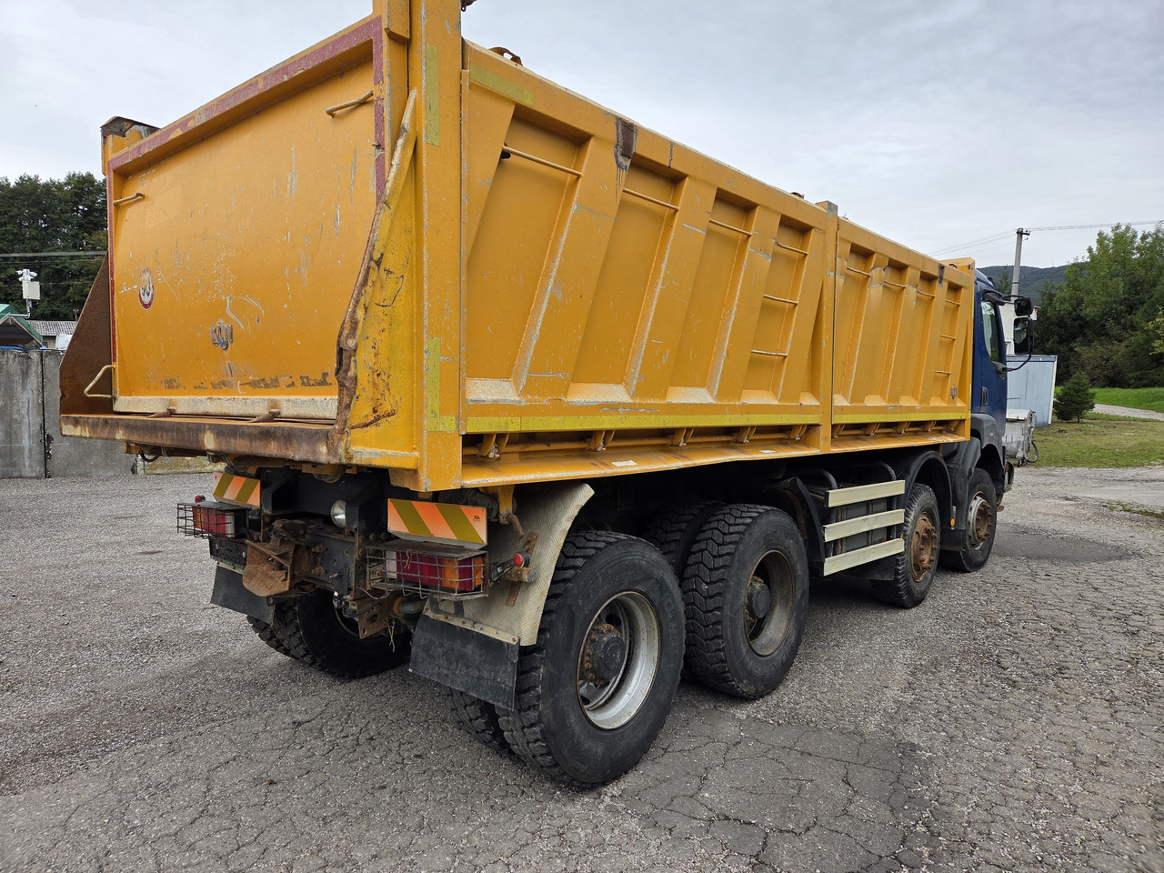 RENAULT KERAX 420.40 PR 8X4 3way tipper Bordamtik - Camião basculante: foto 4 RENAULT KERAX 420.40 PR 8X4 3way tipper Bordamtik - Camião basculante: foto 4