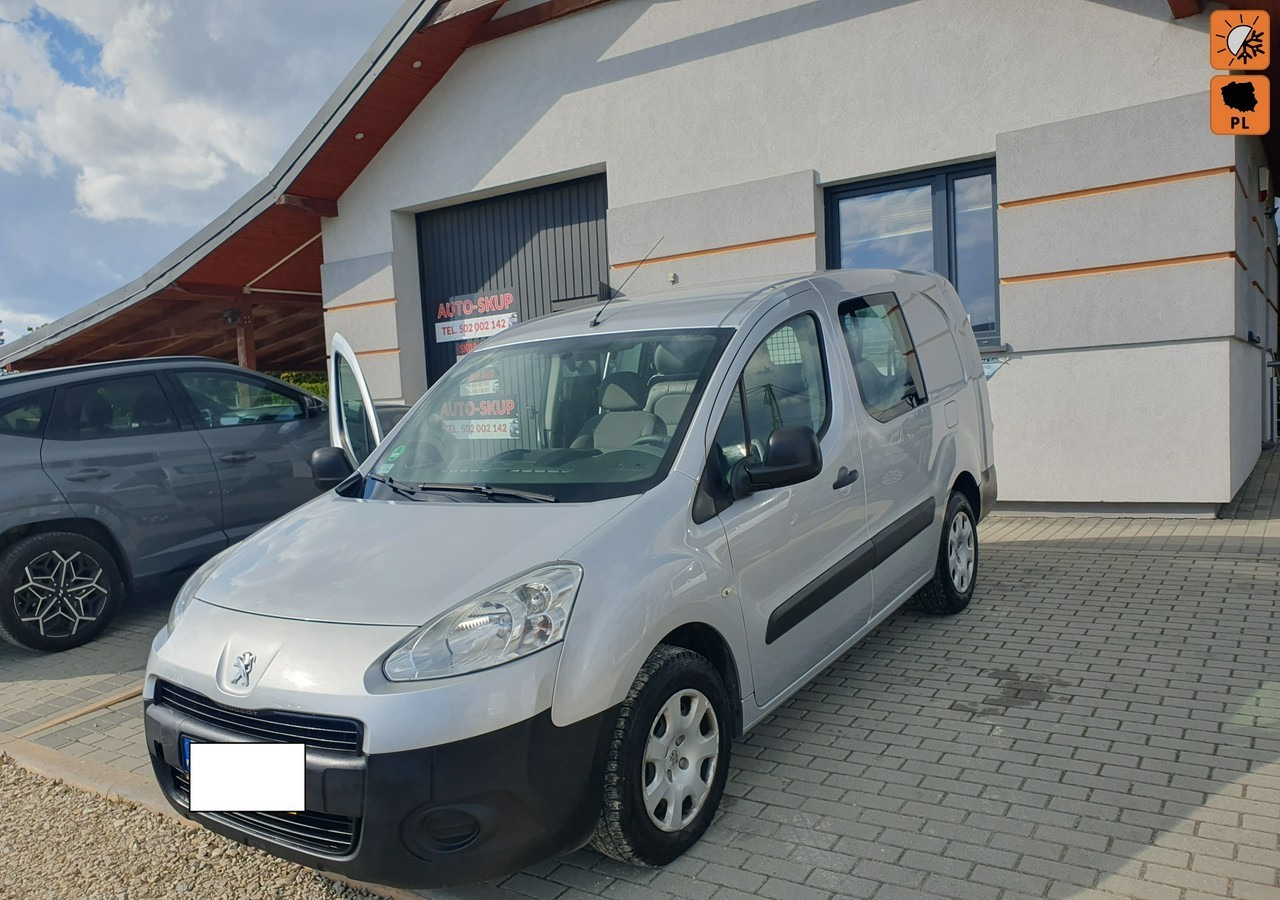 Citroen Berlingo II 5 lub 2 osobowy *long * zabudowa gruau* - Automóvel: foto 1 Citroen Berlingo II 5 lub 2 osobowy *long * zabudowa gruau* - Automóvel: foto 1