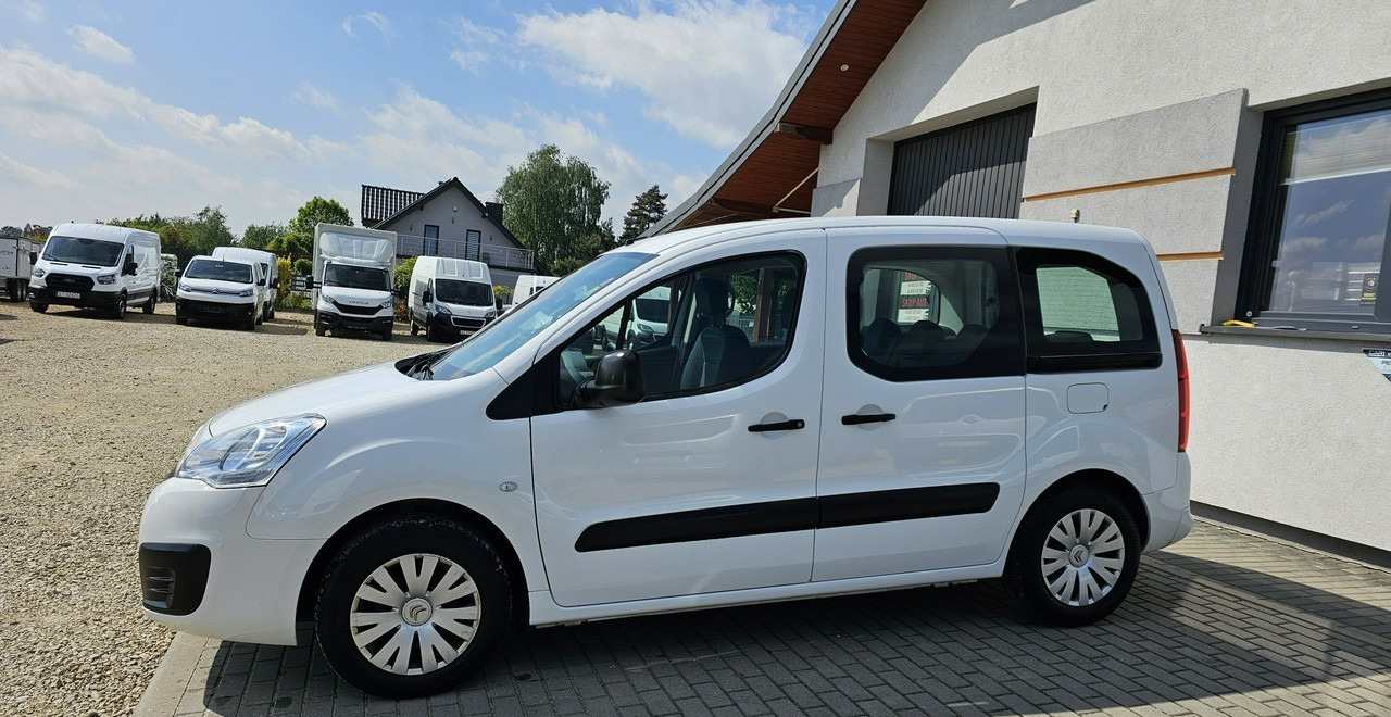 Citroen Berlingo II 5 -osobowy - Automóvel: foto 4 Citroen Berlingo II 5 -osobowy - Automóvel: foto 4