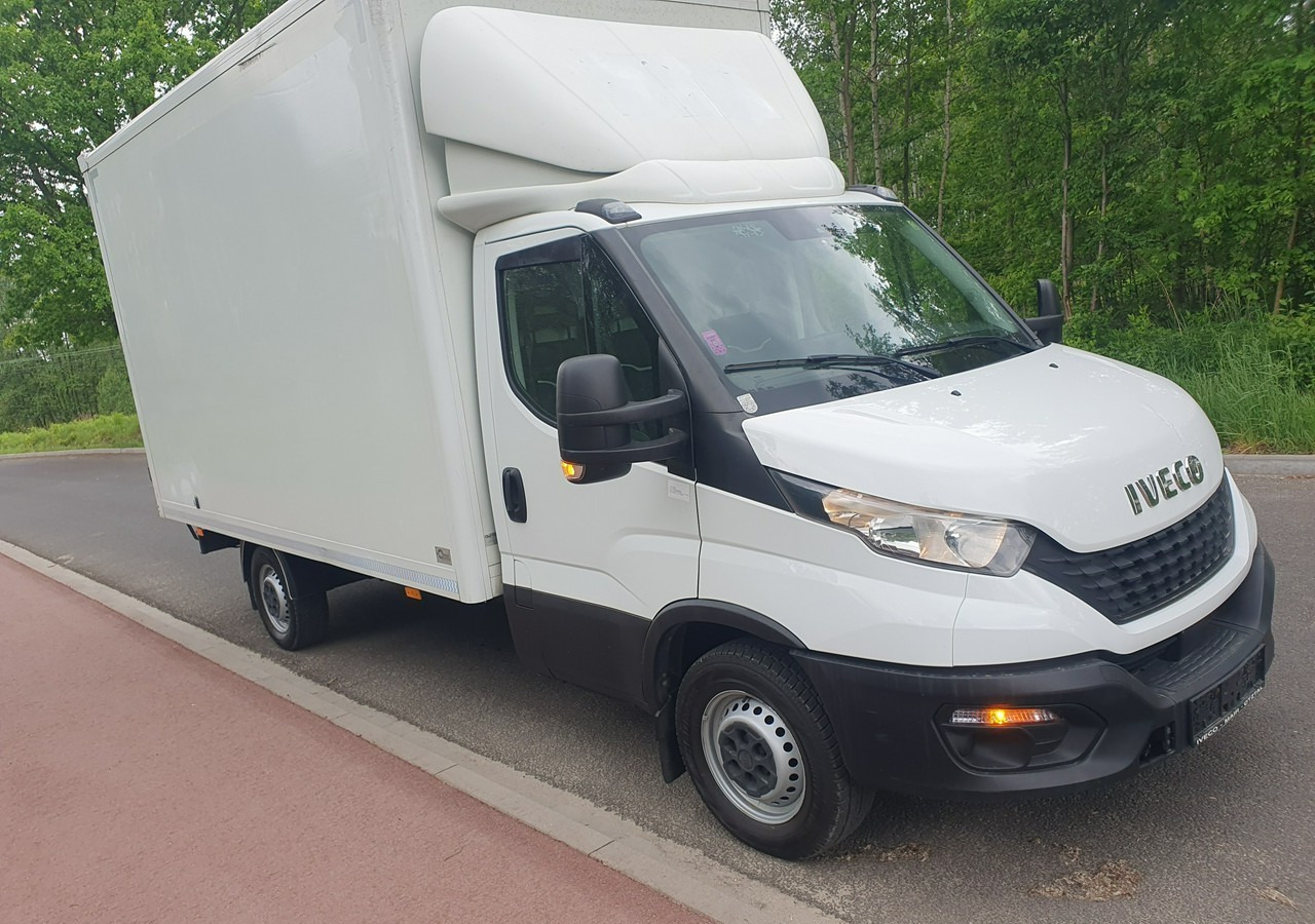 Iveco 35 Daily 35S14 klima * 3 osobowy *nowy rozrząd * - Carrinha de contentor: foto 3 Iveco 35 Daily 35S14 klima * 3 osobowy *nowy rozrząd * - Carrinha de contentor: foto 3