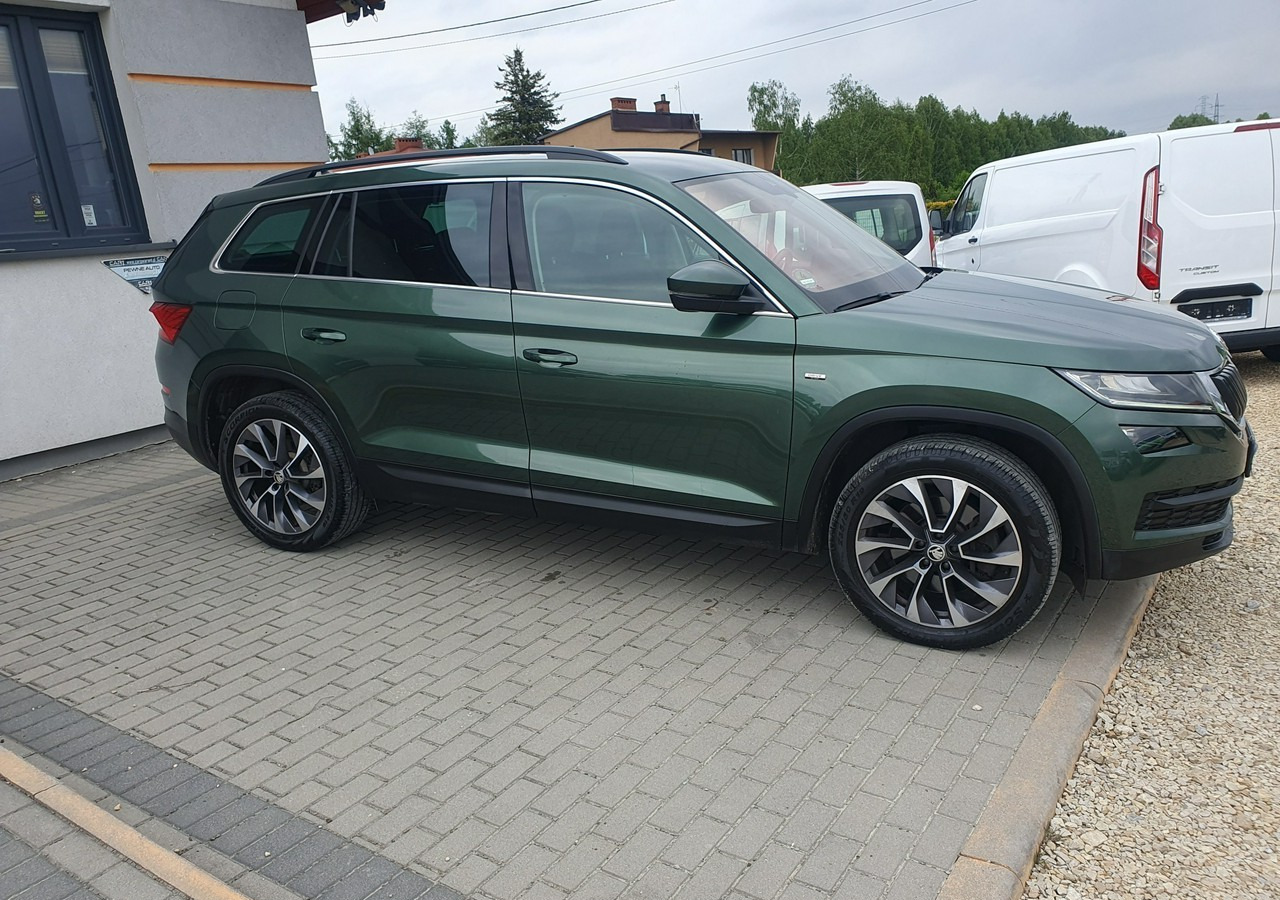 Skoda Kodiaq Skoda Kodiaq Skoda Kodiaq 2.0 tsi 4x4 Wersja Drive na 125 lecie - Automóvel: foto 4 Skoda Kodiaq Skoda Kodiaq Skoda Kodiaq 2.0 tsi 4x4 Wersja Drive na 125 lecie - Automóvel: foto 4