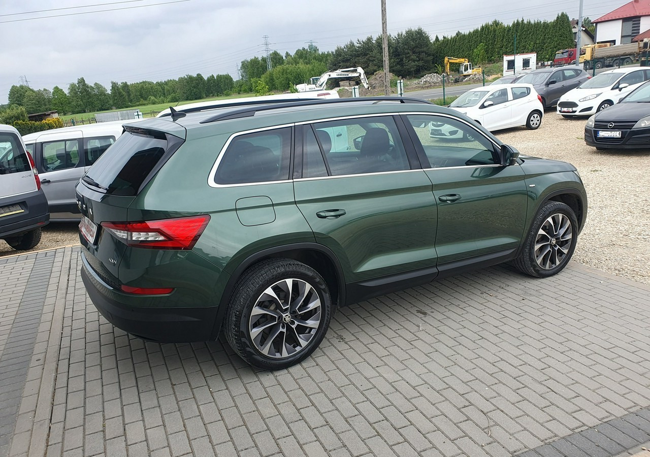 Skoda Kodiaq Skoda Kodiaq Skoda Kodiaq 2.0 tsi 4x4 Wersja Drive na 125 lecie - Automóvel: foto 5 Skoda Kodiaq Skoda Kodiaq Skoda Kodiaq 2.0 tsi 4x4 Wersja Drive na 125 lecie - Automóvel: foto 5