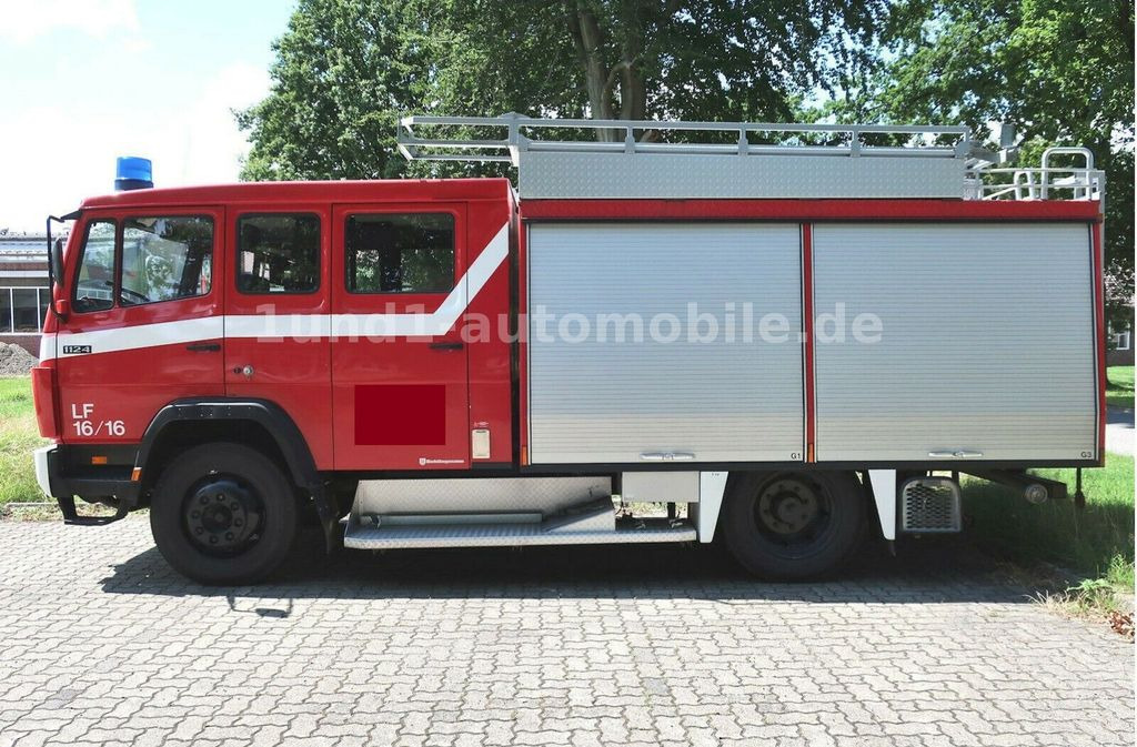 Mercedes-Benz 1124 F Feuerwehr LF 16/16 Pumpe Tank Haspel 1124 F Feuerwehr LF 16/16 Pumpe Tank Haspel - Carro de bombeiro: foto 4 Mercedes-Benz 1124 F Feuerwehr LF 16/16 Pumpe Tank Haspel 1124 F Feuerwehr LF 16/16 Pumpe Tank Haspel - Carro de bombeiro: foto 4