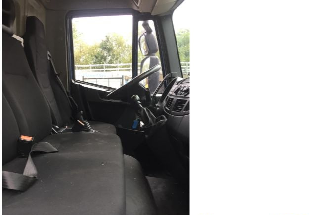 Iveco EUROCARGOeurocargo 120e19 - Camião furgão: foto 4 Iveco EUROCARGOeurocargo 120e19 - Camião furgão: foto 4