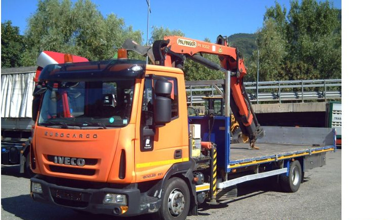 Iveco EUROCARGOeurocargo 120el22 - Camião de caixa aberta/ Plataforma, Camião grua: foto 1 Iveco EUROCARGOeurocargo 120el22 - Camião de caixa aberta/ Plataforma, Camião grua: foto 1