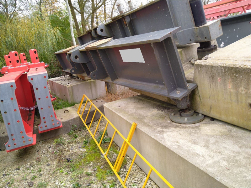 Liebherr 100LC cross 901214530, 2016 yom - Guindaste de torre: foto 2 Liebherr 100LC cross 901214530, 2016 yom - Guindaste de torre: foto 2