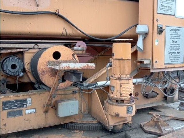 Liebherr 32K, 1992 yom, cabin stering, loco PL - Grua automontante: foto 3 Liebherr 32K, 1992 yom, cabin stering, loco PL - Grua automontante: foto 3