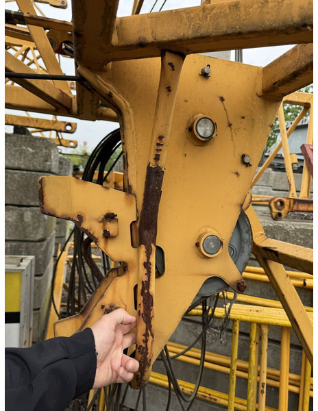 Liebherr 42K.1, 2008 yom - some Works needed - Grua automontante: foto 5 Liebherr 42K.1, 2008 yom - some Works needed - Grua automontante: foto 5