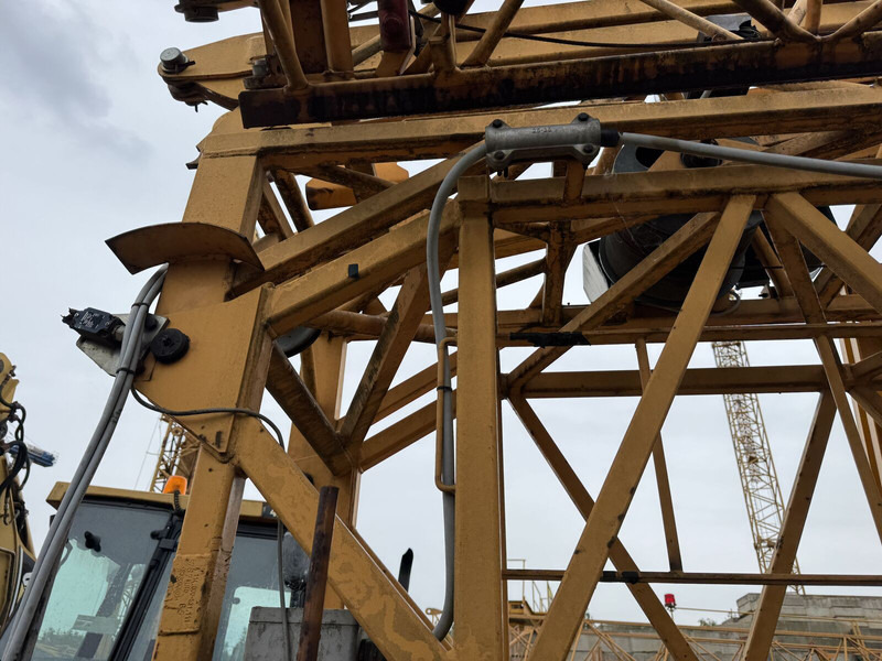 Liebherr 42K.1, 2008 yom - some Works needed - Grua automontante: foto 4 Liebherr 42K.1, 2008 yom - some Works needed - Grua automontante: foto 4