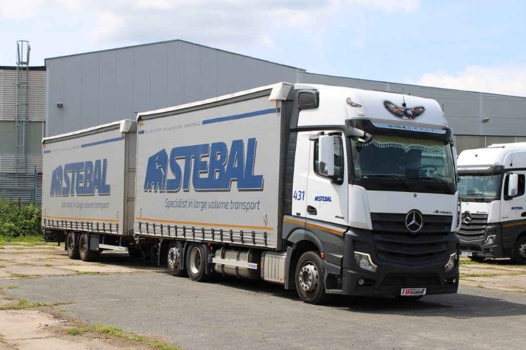 Mercedes-Benz Actros 2542 NAVIGACE + PANAV TVK 18 M (8,20m x 2,4 - Camião de lona, Reboque de lona: foto 1 Mercedes-Benz Actros 2542 NAVIGACE + PANAV TVK 18 M (8,20m x 2,4 - Camião de lona, Reboque de lona: foto 1