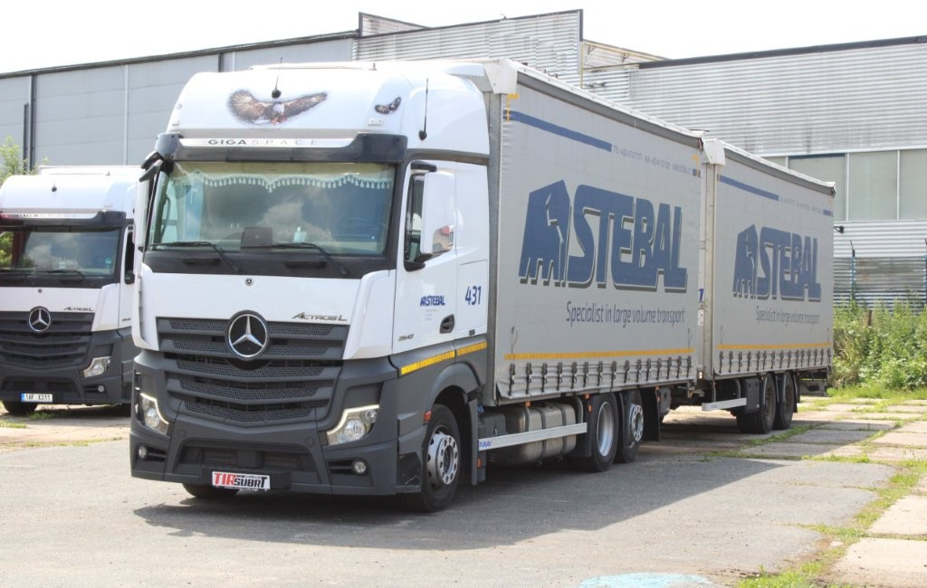 Mercedes-Benz Actros 2542 NAVIGACE + PANAV TVK 18 M (8,20m x 2,4 - Camião de lona, Reboque de lona: foto 2 Mercedes-Benz Actros 2542 NAVIGACE + PANAV TVK 18 M (8,20m x 2,4 - Camião de lona, Reboque de lona: foto 2