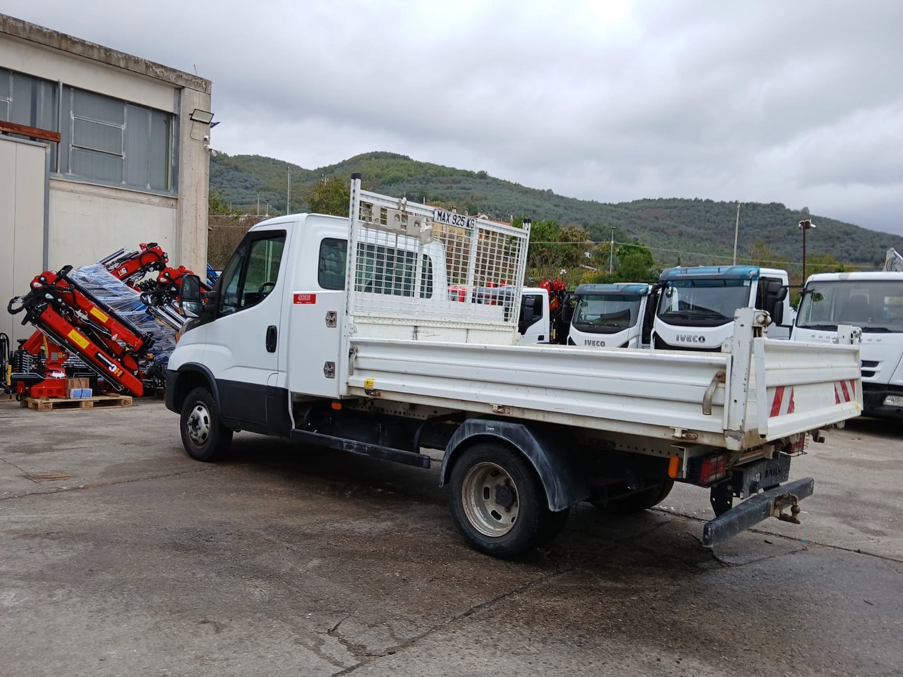 IVECO DAILY 35-120 - Camião grua: foto 5 IVECO DAILY 35-120 - Camião grua: foto 5