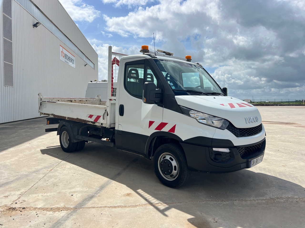 IVECO DAILY 35-130 - Carrinha basculante: foto 5 IVECO DAILY 35-130 - Carrinha basculante: foto 5