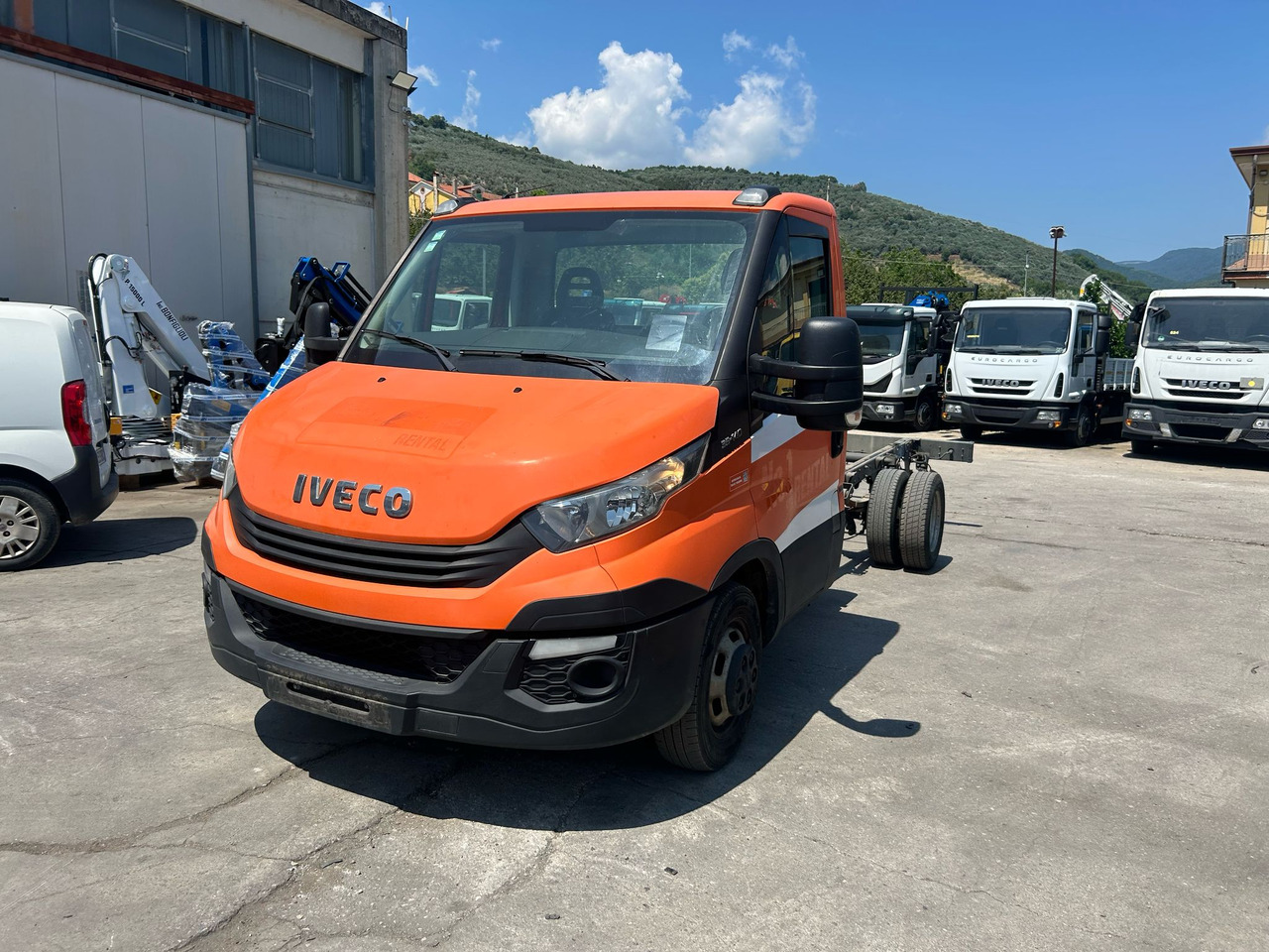 IVECO DAILY 35-140 - Carrinha de caixa aberta: foto 3 IVECO DAILY 35-140 - Carrinha de caixa aberta: foto 3