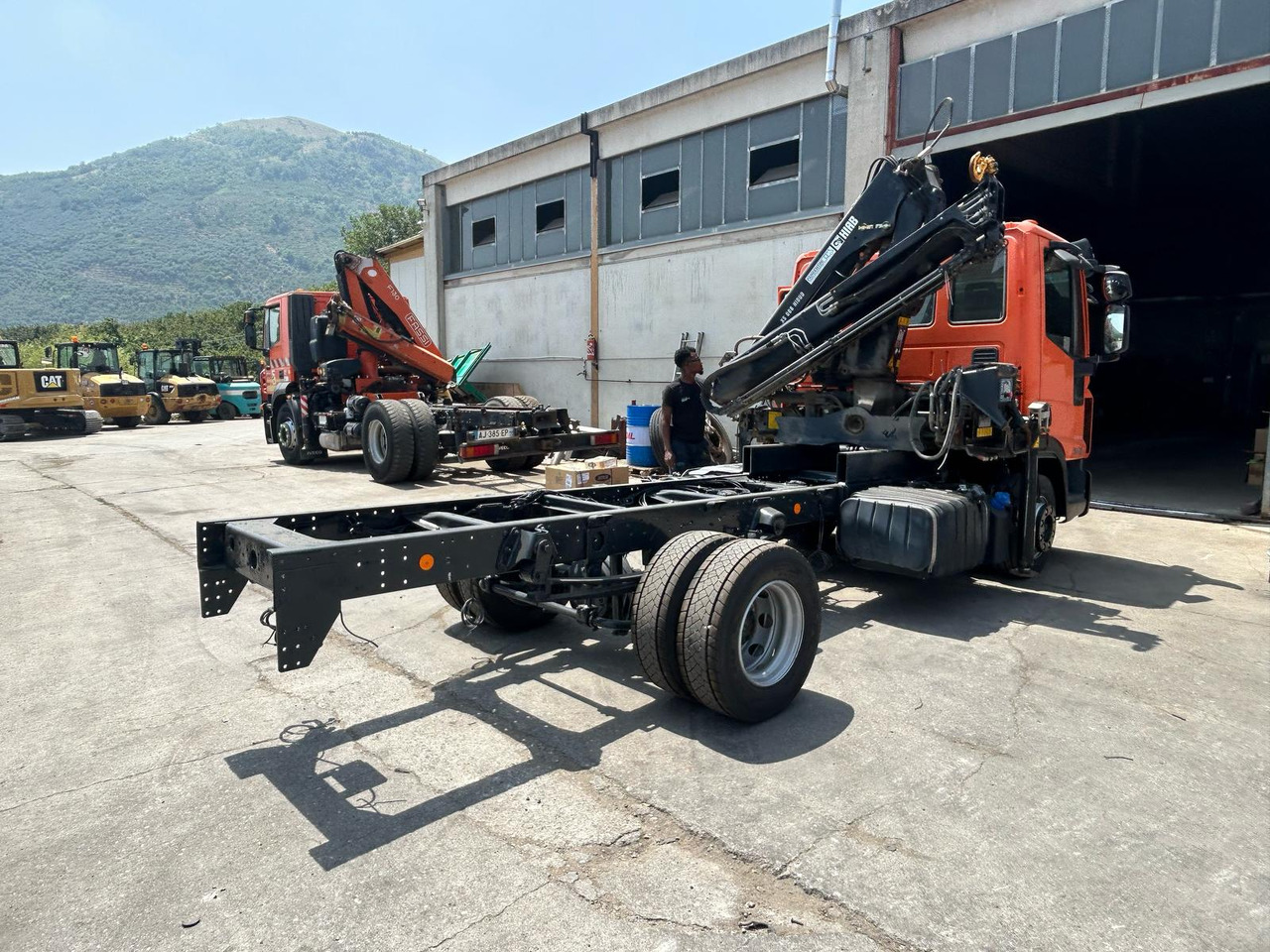 IVECO EUROCARGO 120-190L - Camião grua: foto 4 IVECO EUROCARGO 120-190L - Camião grua: foto 4