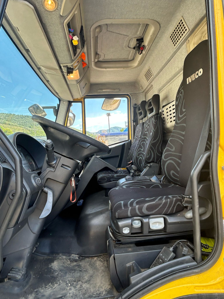 IVECO EUROCARGO 120E28P - Camião chassi: foto 3 IVECO EUROCARGO 120E28P - Camião chassi: foto 3
