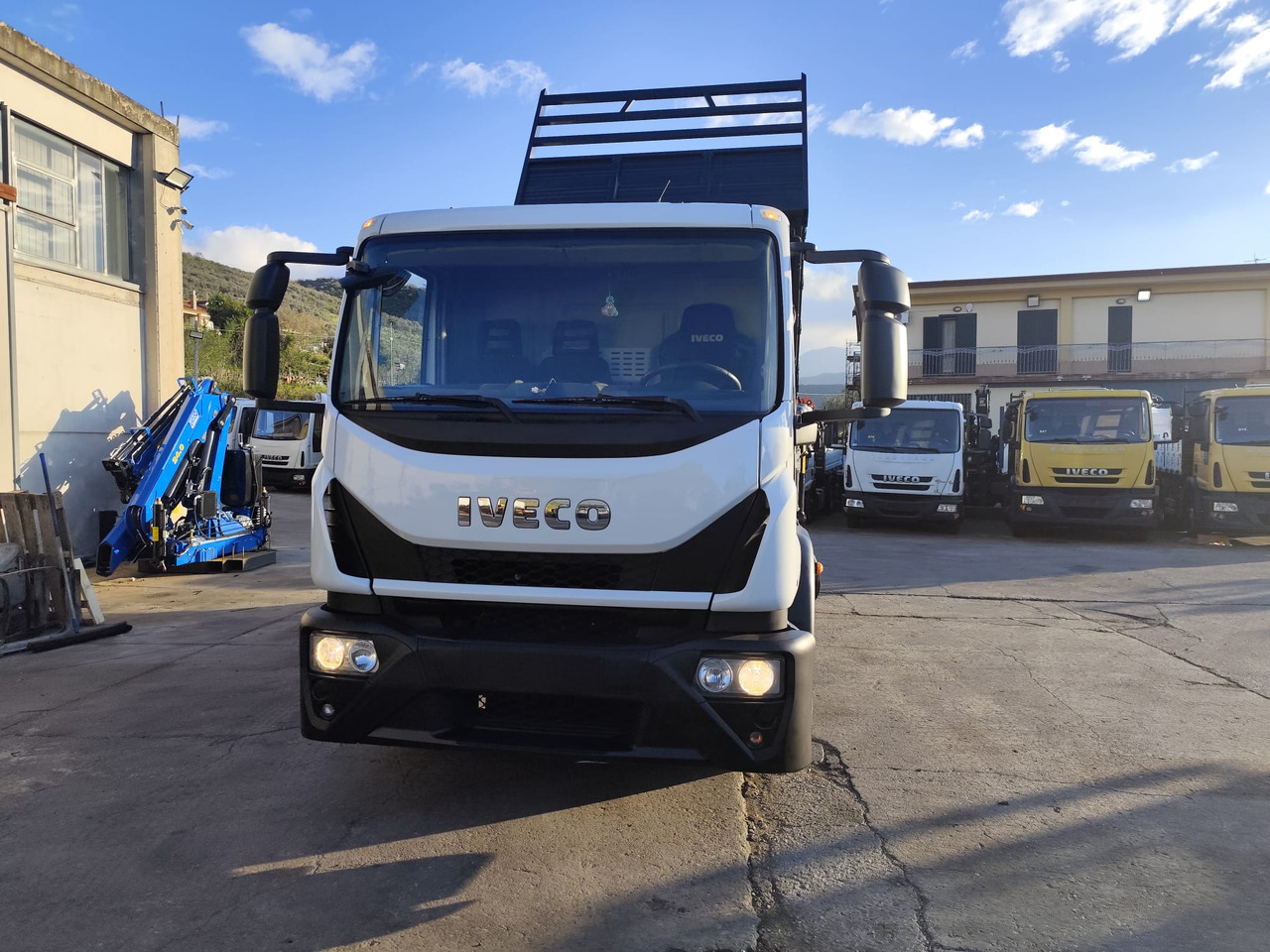 IVECO EUROCARGO 120E28P - Camião grua: foto 4 IVECO EUROCARGO 120E28P - Camião grua: foto 4