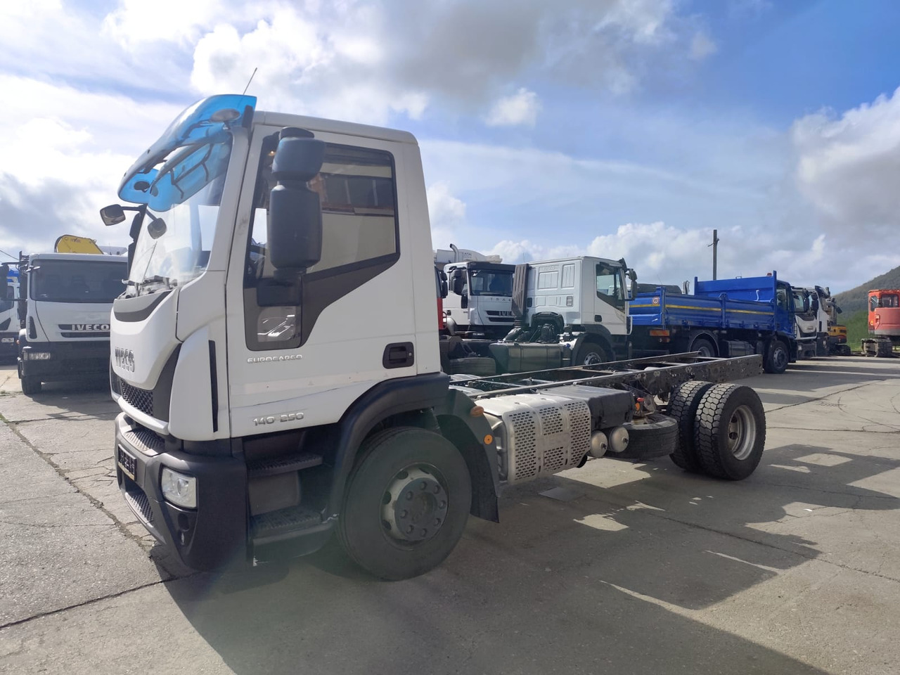 IVECO EUROCARGO 140-250 - Camião chassi: foto 3 IVECO EUROCARGO 140-250 - Camião chassi: foto 3
