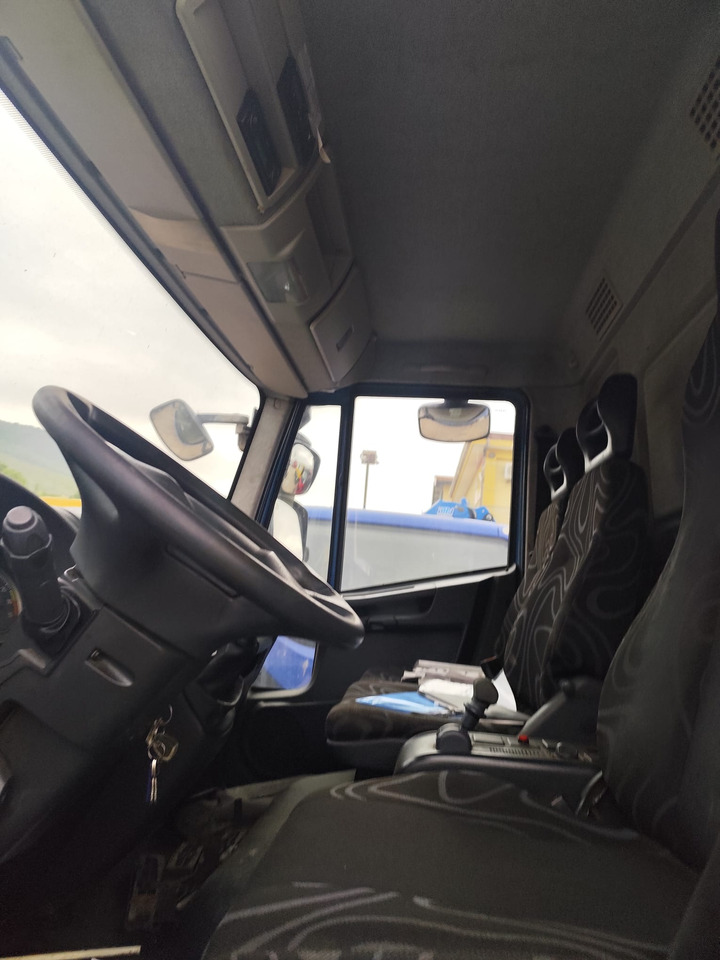 IVECO EUROCARGO 140E25 - Camião chassi: foto 5 IVECO EUROCARGO 140E25 - Camião chassi: foto 5