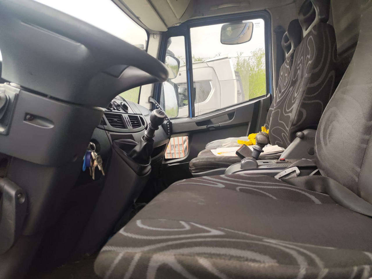 IVECO EUROCARGO 140E25 - Camião chassi: foto 5 IVECO EUROCARGO 140E25 - Camião chassi: foto 5