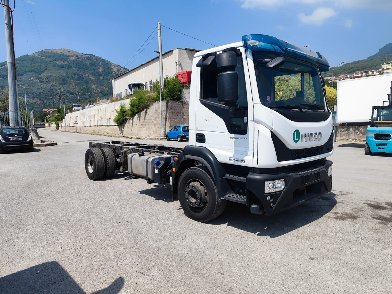 IVECO EUROCARGO 160-280 - Camião furgão, Camião grua: foto 1 IVECO EUROCARGO 160-280 - Camião furgão, Camião grua: foto 1