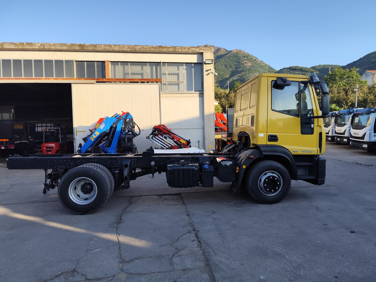 Camião chassi IVECO EUROCARGO 160E30: foto 25