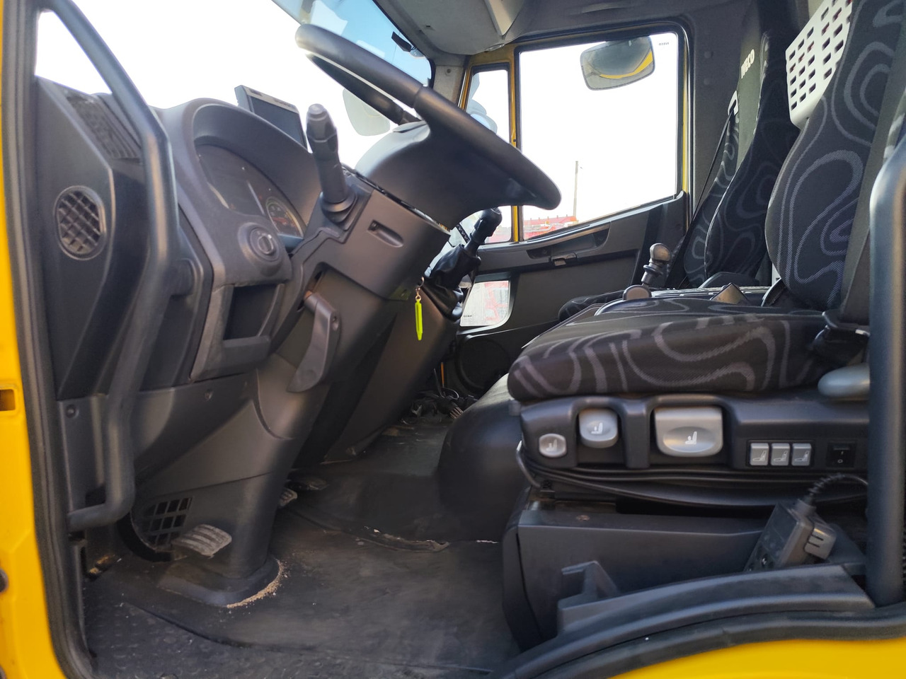 Camião chassi IVECO EUROCARGO 160E30: foto 12