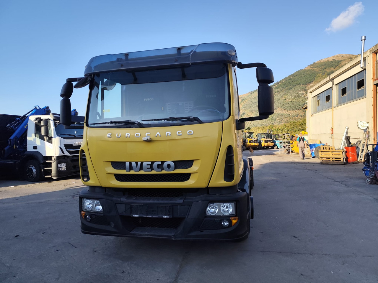 Camião chassi IVECO EUROCARGO 160E30: foto 32