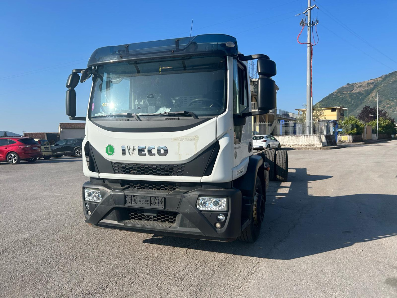 IVECO EUROCARGO 180-320 - Camião chassi: foto 1 IVECO EUROCARGO 180-320 - Camião chassi: foto 1