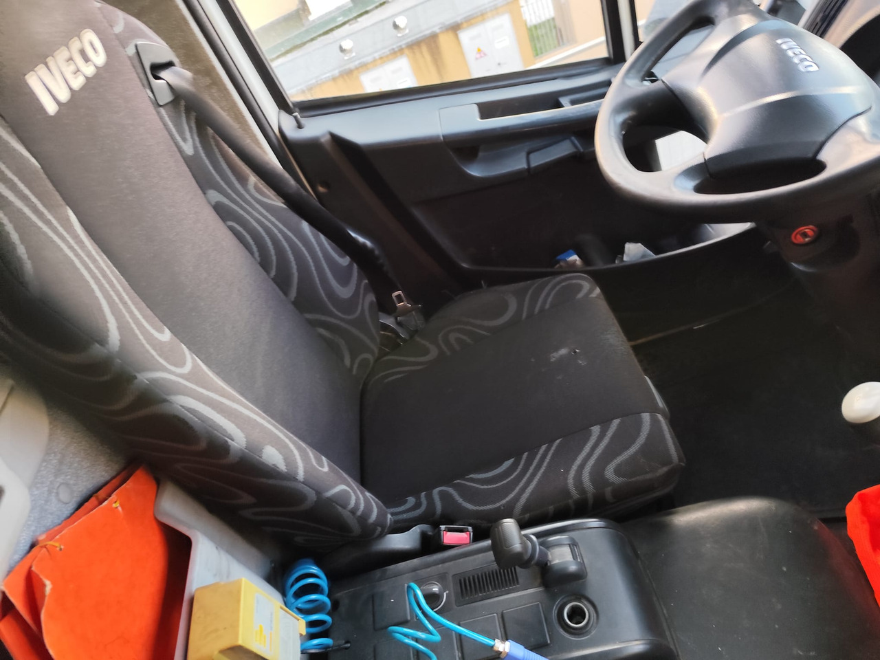 IVECO EUROCARGO 180E25 - Camião grua, Camião grua: foto 4 IVECO EUROCARGO 180E25 - Camião grua, Camião grua: foto 4