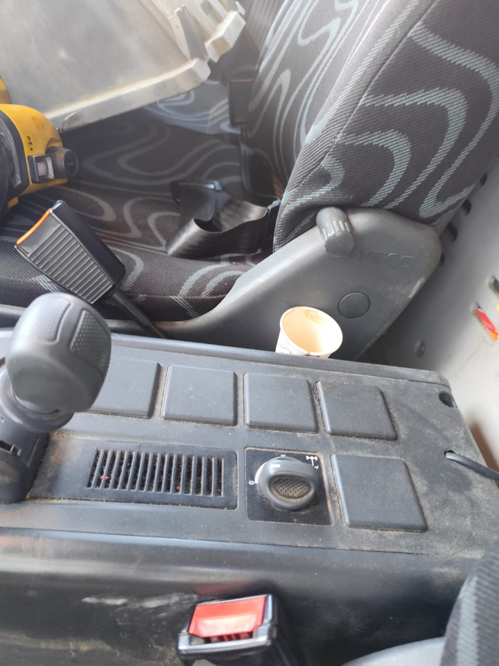 IVECO EUROCARGO 180E25 - Camião grua, Camião grua: foto 5 IVECO EUROCARGO 180E25 - Camião grua, Camião grua: foto 5