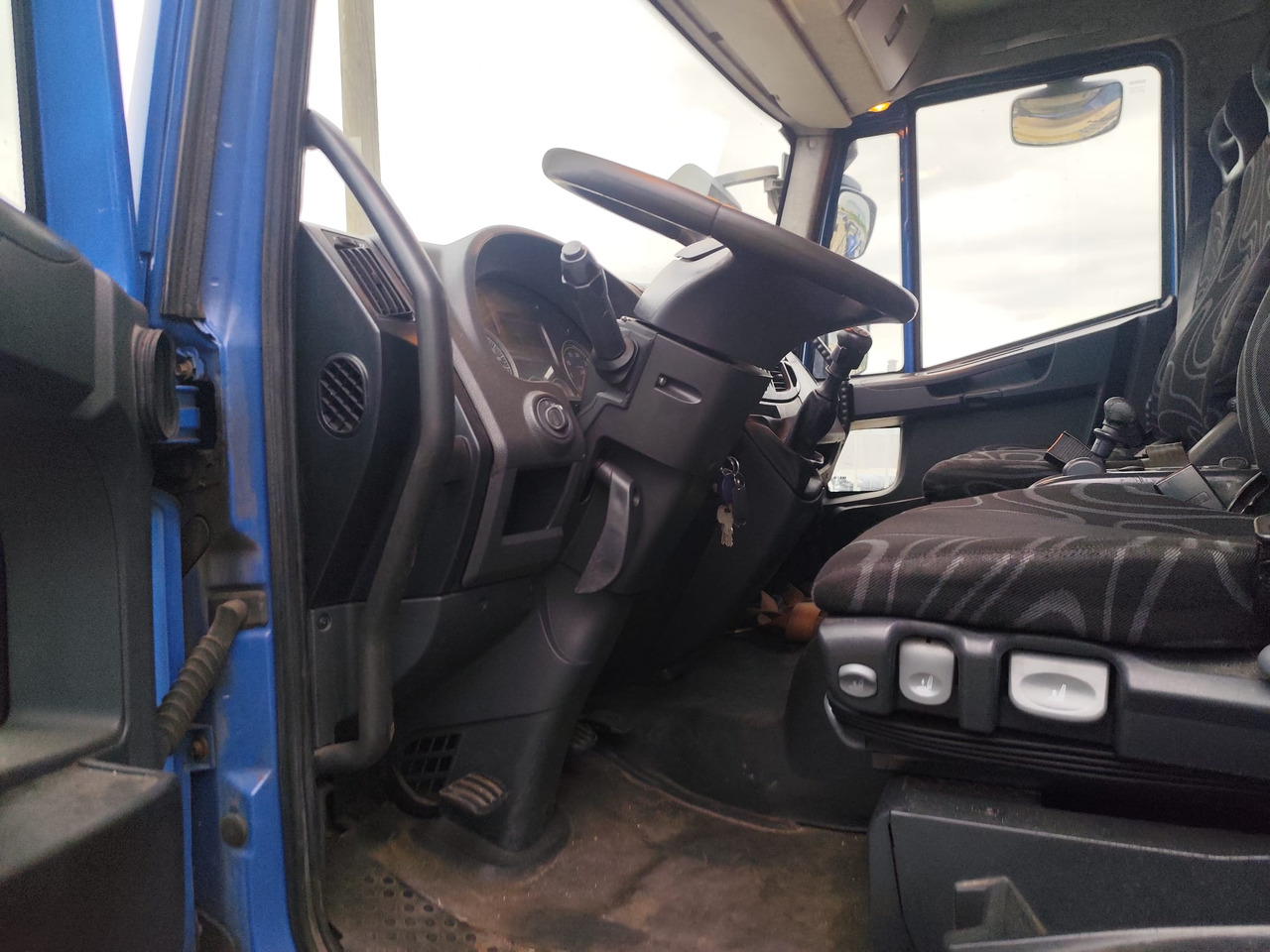 IVECO EUROCARGO 190EL28 - Camião chassi: foto 3 IVECO EUROCARGO 190EL28 - Camião chassi: foto 3
