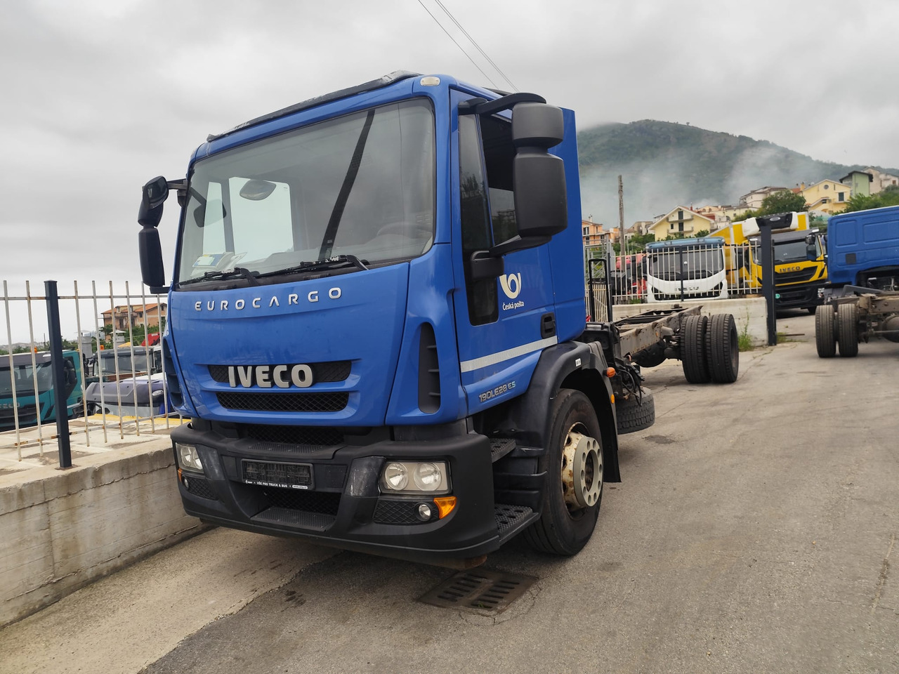 IVECO EUROCARGO 190EL28 - Camião chassi: foto 1 IVECO EUROCARGO 190EL28 - Camião chassi: foto 1
