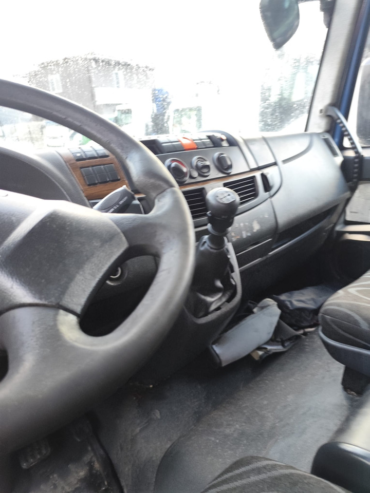 IVECO EUROCARGO 190EL28 - Camião chassi: foto 2 IVECO EUROCARGO 190EL28 - Camião chassi: foto 2