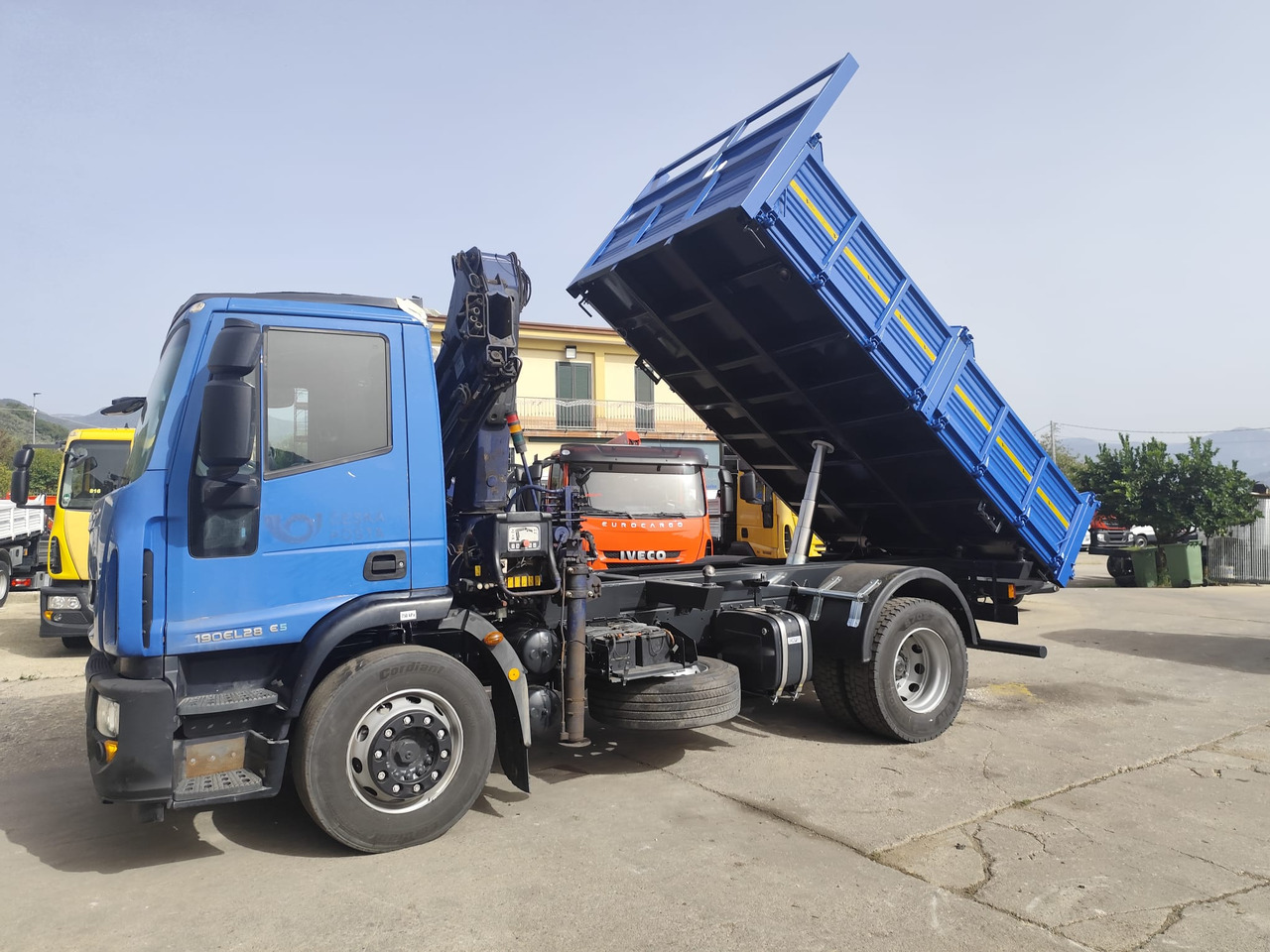 IVECO EUROCARGO 190EL28 - Camião grua, Camião basculante: foto 4 IVECO EUROCARGO 190EL28 - Camião grua, Camião basculante: foto 4