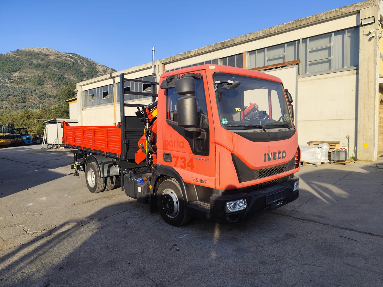 IVECO EUROCARGO 80-190 - Camião grua, Camião basculante: foto 1 IVECO EUROCARGO 80-190 - Camião grua, Camião basculante: foto 1