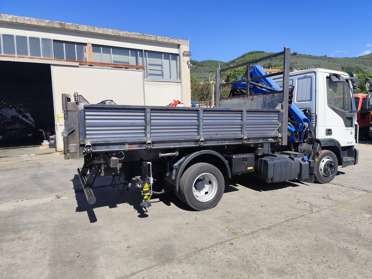 Camião grua, Camião basculante IVECO EUROCARGO 80-210: foto 28 Camião grua, Camião basculante IVECO EUROCARGO 80-210: foto 28