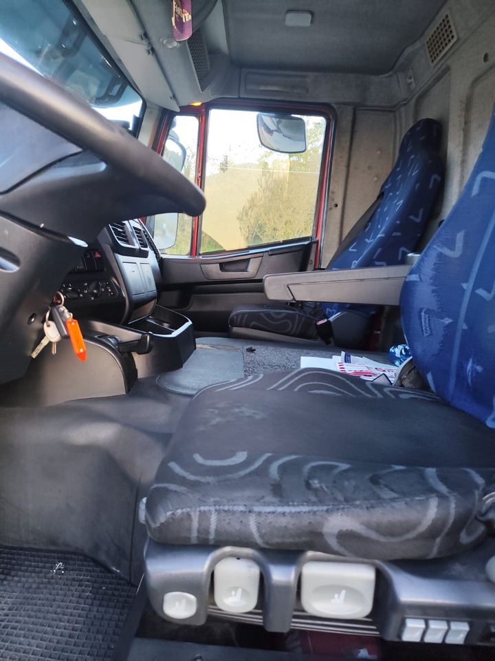 IVECO STRALIS 190S31 - Camião polibenne: foto 3 IVECO STRALIS 190S31 - Camião polibenne: foto 3
