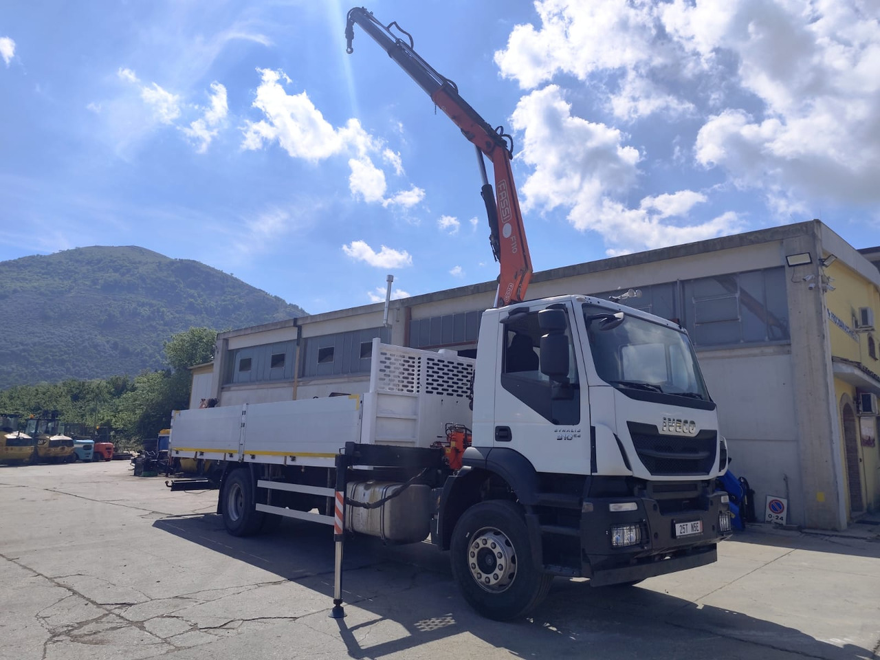 IVECO STRALIS 190S31 - Camião grua: foto 4 IVECO STRALIS 190S31 - Camião grua: foto 4