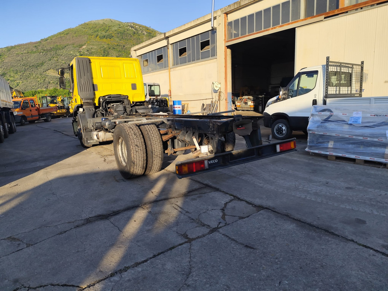 IVECO STRALIS 190S36 - Camião chassi: foto 4 IVECO STRALIS 190S36 - Camião chassi: foto 4