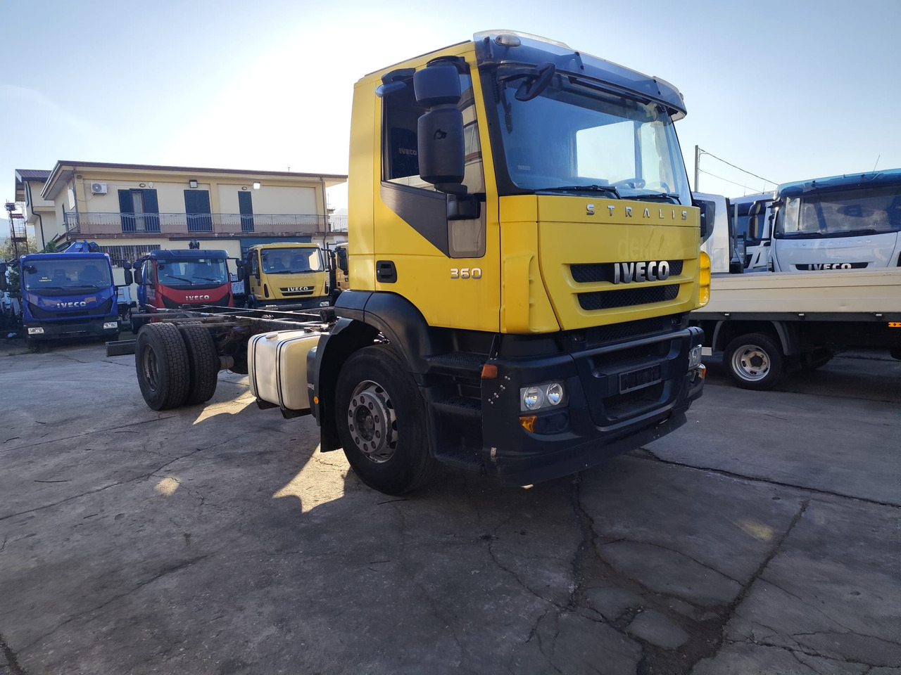 IVECO STRALIS 190S36 - Camião chassi: foto 1 IVECO STRALIS 190S36 - Camião chassi: foto 1