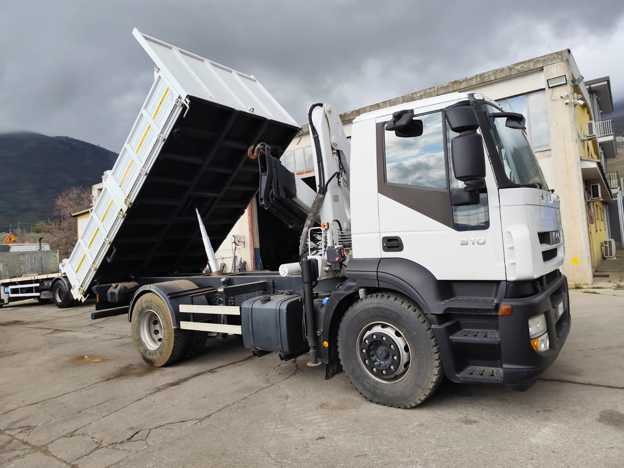 Camião grua IVECO STRALIS AD 190S31P: foto 11